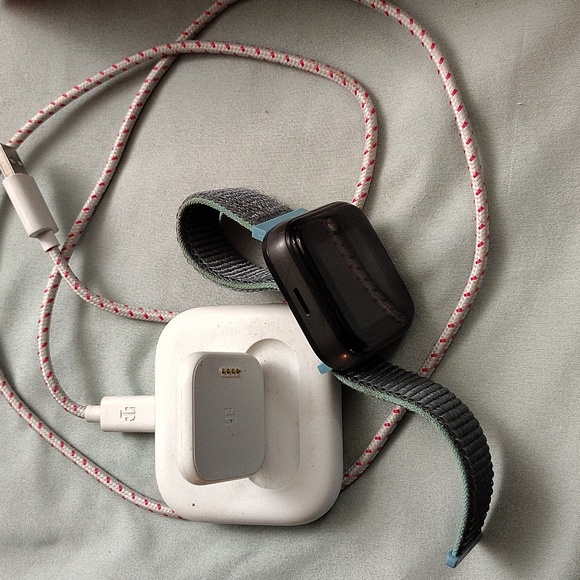 T-Mobile syncUP kids smart watch - Picture 3 of 3